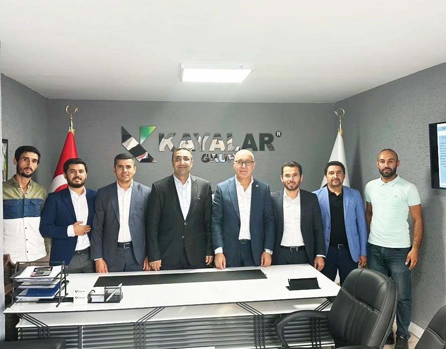 erginkaya49's tweet photo. Bizleri ofisimizde ziyarete gelen İst. milletvekili kıymetli dostum DOĞAN DEMİR vekilime ve Eskişehir BULANIK'LILAR DERNEK BAŞKANI değerli dostum Nesrullah Sır ve sır ailesi mensuplarına teşekkür ediyorum
#doğandemir
#nesrullahsır
#kayalargrup https://t.co/KLQmKWzlkE