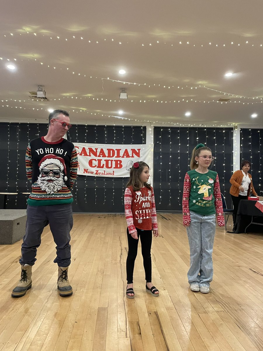 1marialo's tweet photo. Yesterday I joined @CanadianClubNZ for a Canadian #Thanksgiving dinner! What a  great evening with music, photo-booth, and competition for the best dessert and ugliest sweater! 

Happy Thanksgiving to Canadians in #Canada or abroad! https://t.co/LZDVN4gRWZ