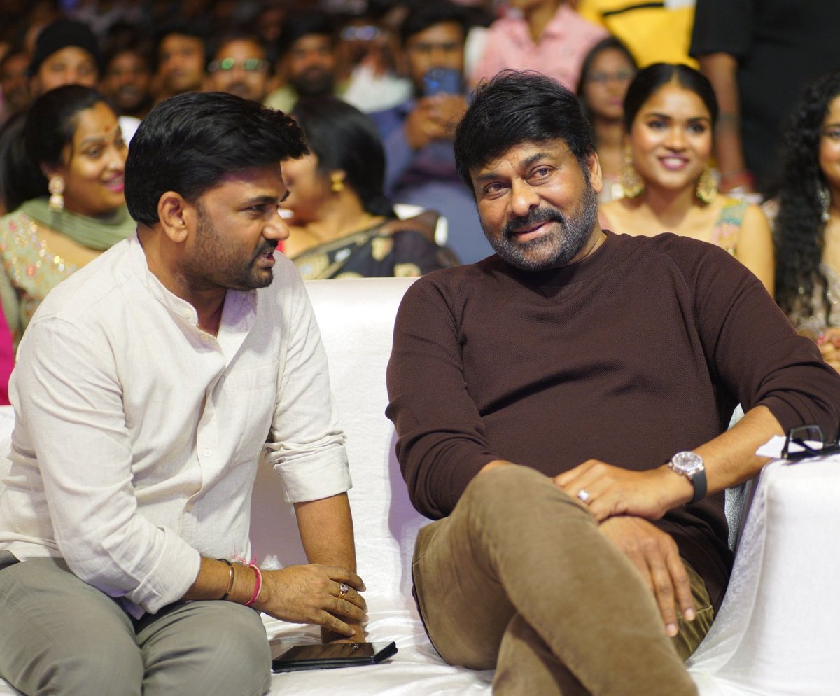 Wishing a Happy Birthday to the most passionate & succesful director @DirectorMaruthi garu 💐

All The Best For #PrabhasMaruthi and Upcoming Projects 👍
#Chiranjeevi #Maruthi

#HBDMaruthi 
#HappyBirthdayMaruthi