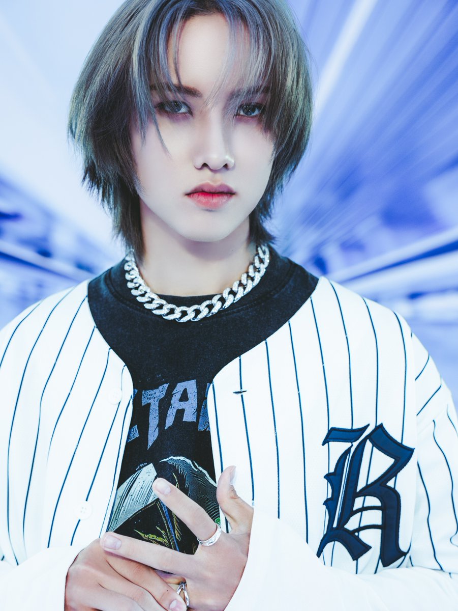 [📷]
82MAJOR(에이티투메이저)
1ST SINGLE ALBUM [ON]

#FIRST_CLASS CONCEPT PHOTO

🎵 2023. 10. 11 6PM (KST) RELEASE

#82MAJOR #에이티투메이저
#82MAJOR_ON #ON
#윤예찬 #YOONYECHAN
#조성일 #CHOSEONGIL