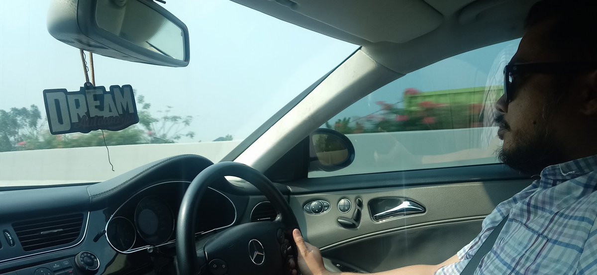 Begini lah kalo kalendernya warna hitam semua..