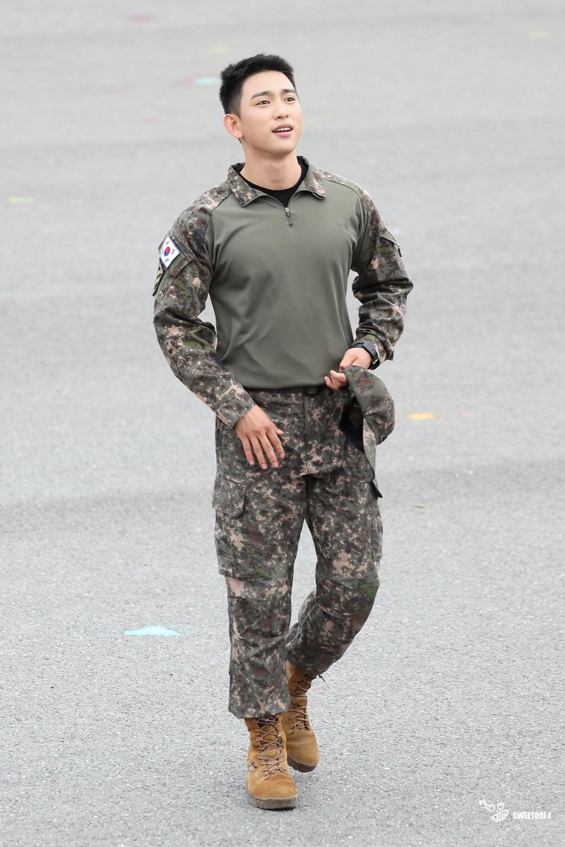 archivejy_'s tweet image. Captain Korea: