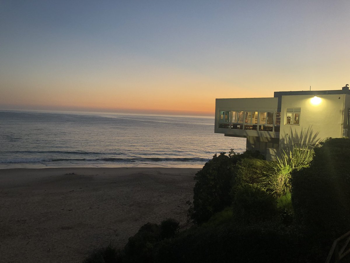 Y a quien no le apetece amanecer así y aquí…