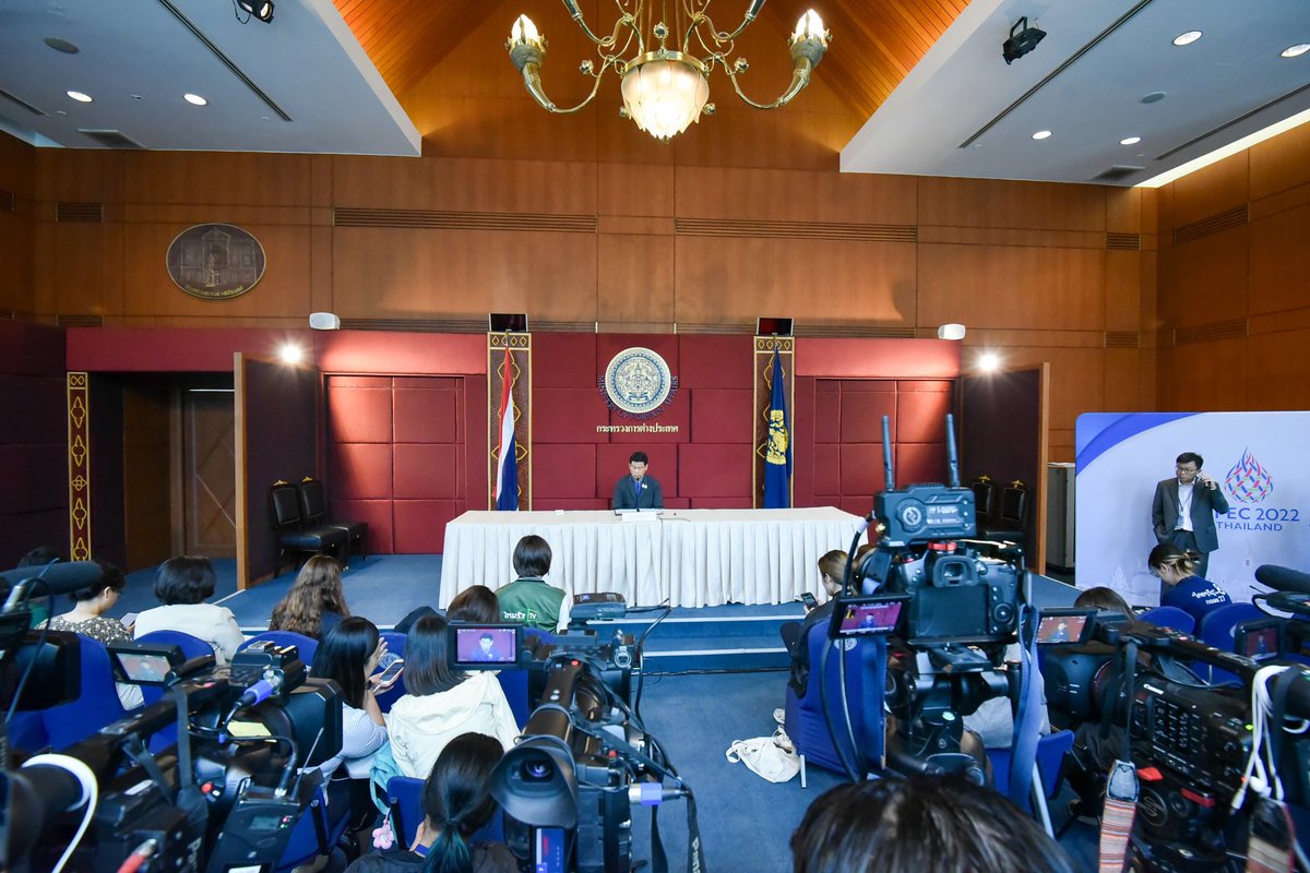 MFAThai's tweet photo. DPM/FM @drparnpreeb held press con &amp; expressed concerns over situation in Israel, highlighting Thailand’s position against all violence and demanding the release of innocent civilians. PM asked MFA and Royal Thai Embassy in Tel Aviv to follow up the incident closely. (8 Oct 2023) https://t.co/qZ7INgASpX