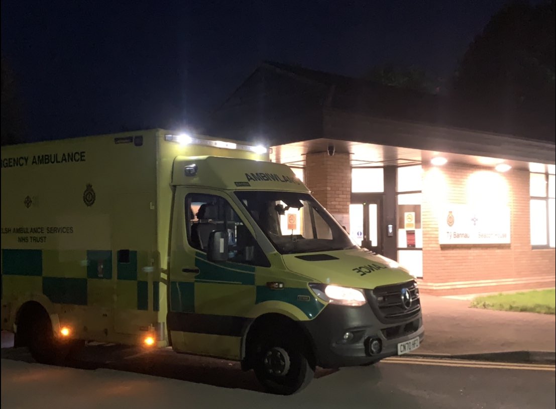 After 25 years, Cwmbrans EMS begin a new shift this morning in their new station at our HQ. Thanks the to the Ops and Estates project teams for all their hard work in making this smooth and seamless. @WelshAmbulance @_LeeBrooks @jasonkillens @soniathompson31 @EMSHOSSE