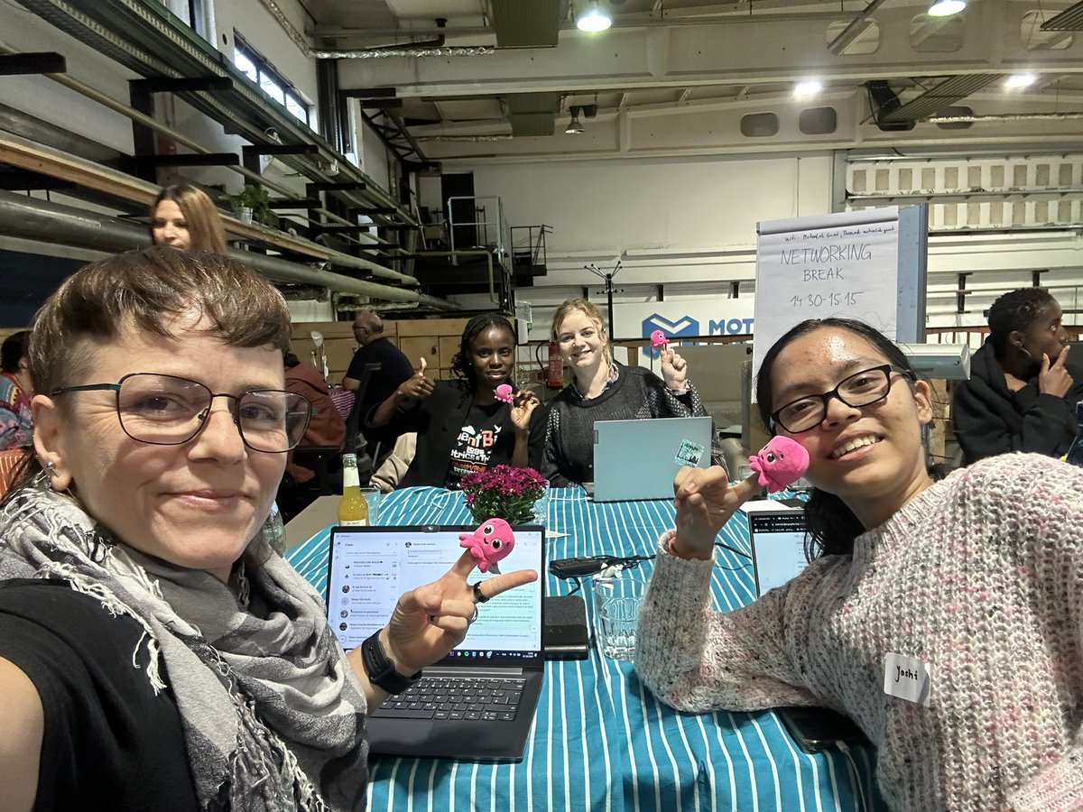 Emillia 에밀리아 tweet media