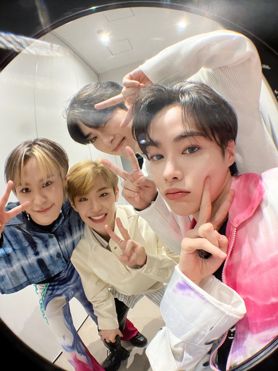 TPST_twt's tweet photo. [#TEMPEST] 한빈x2 태래x2 Vroomx2

@ZB1_official https://t.co/vJ7g724eb1
