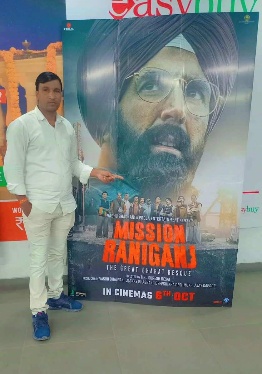 PannelalPaswan6's tweet photo. #MissionRaniganj : द ग्रेट भारत रेस्क्यू 2023 की बॉलीवुड फिल्म है जो 1989 की रानीगंज कोयला खदान आपदा की सच्ची कहानी पर आधारित है। फिल्म में @akshaykumar जी एक इंजीनियर जसवन्त सिंह गिल की भूमिका में हैं।
#akshaykumarfans
#bestmpravikishan 
#newmovies2023 
#RealEvent 
@ravikishann https://t.co/06N5X8ugUz