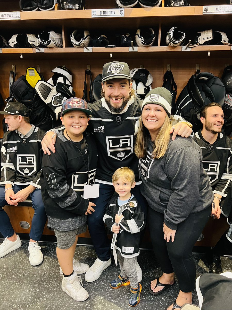 HodisKristin's tweet photo. What a day to remember 🖤🤍 #GoKingsGo #lakings #HockeyIsBack @LAKings https://t.co/lTVYDp0mux