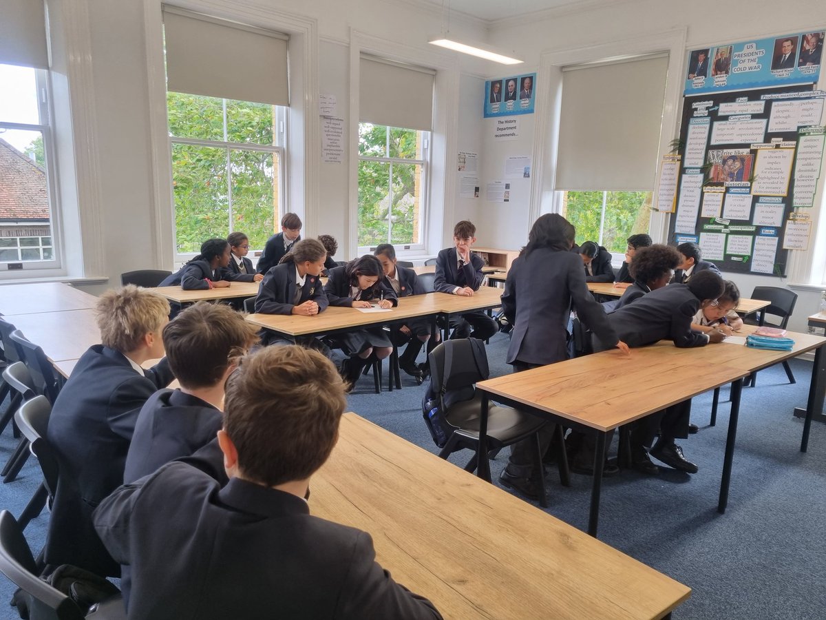 ElthamChalmers's tweet photo. Y7 Spelling Bee was very close! Zahra, Mila, Zoe and Danil put all their effort in for the REDS! 🐝👏 https://t.co/5ps6nrtpMp