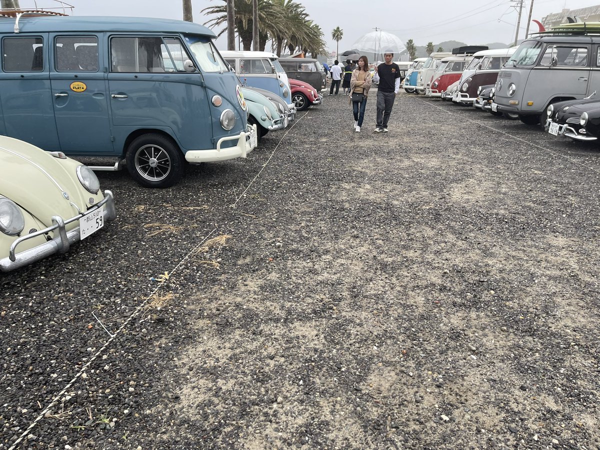 Tochan_VW's tweet image. 知多バグ行ってきた♪
スタッフの皆様お疲れ様でした

ホイール交換して初のイベントでした
扁平50だとタイヤハウスに当たらないので精神衛生上良いですね🙆
#vwtype2 #空冷VW #ワーゲンバス #タイプ2