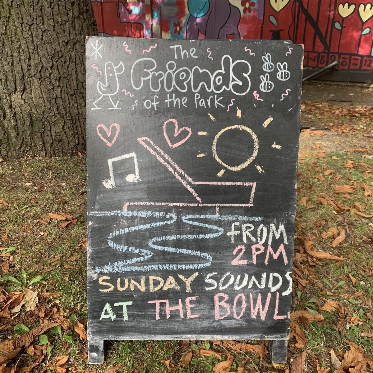 Tune in to @CPParkTrust ‘Sunday Sounds’ FREE music sessions for all in the park on Sundays at the iconic @CP_Bowl from 2pm 8th @CrystPalaceBand 15th @PAcappella 22nd @BrixChamber 29th @SwimmersJackson 5th Park Céili with @JPGavinMusic More details crystalpalaceparktrust.org/pages/sunday-s…