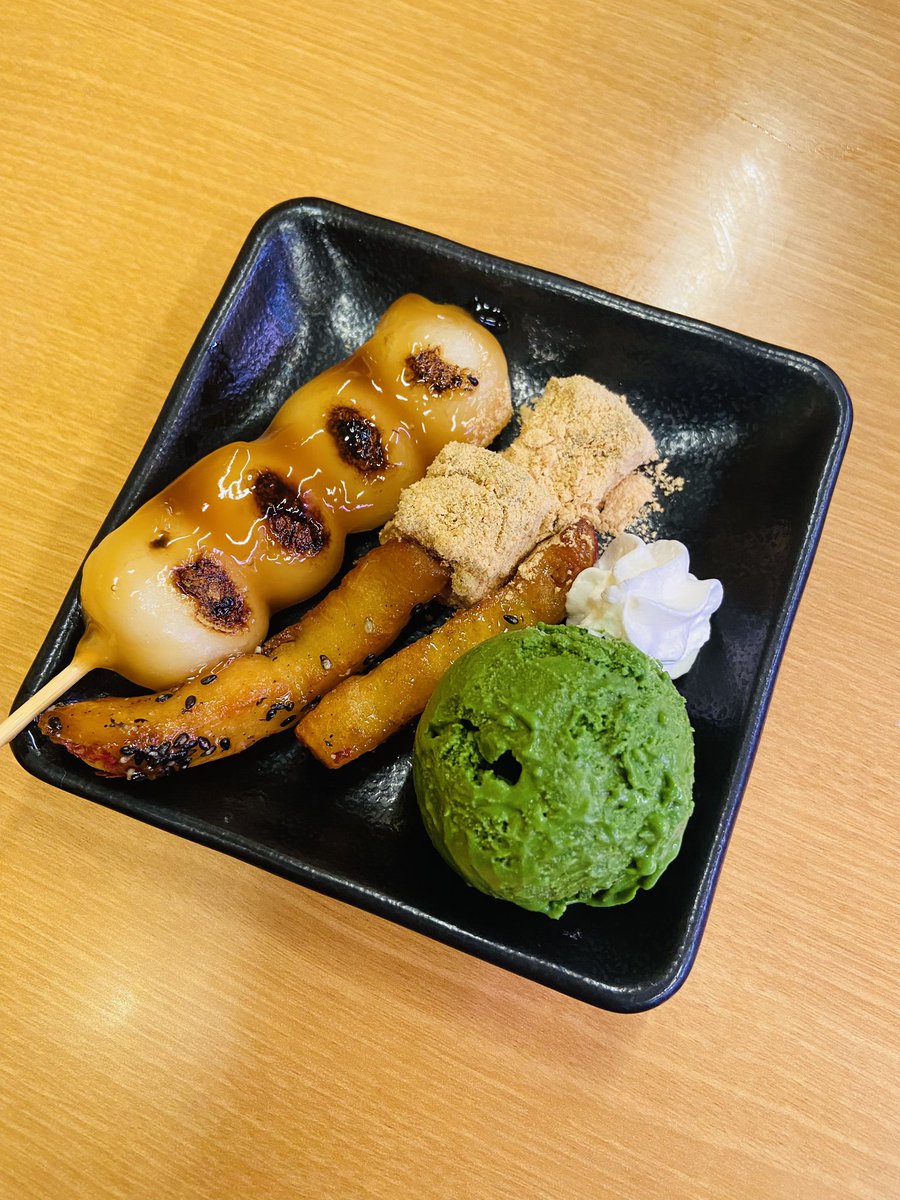 yujun1913's tweet photo. よしっ！Sランクでたっ❣️
スシローがモンストとコラボしてるからってので、次男くんと来てる🍣

カードの抽選ハズレたやん😭
#モンストとスシローぜ https://t.co/k7hokRehLF