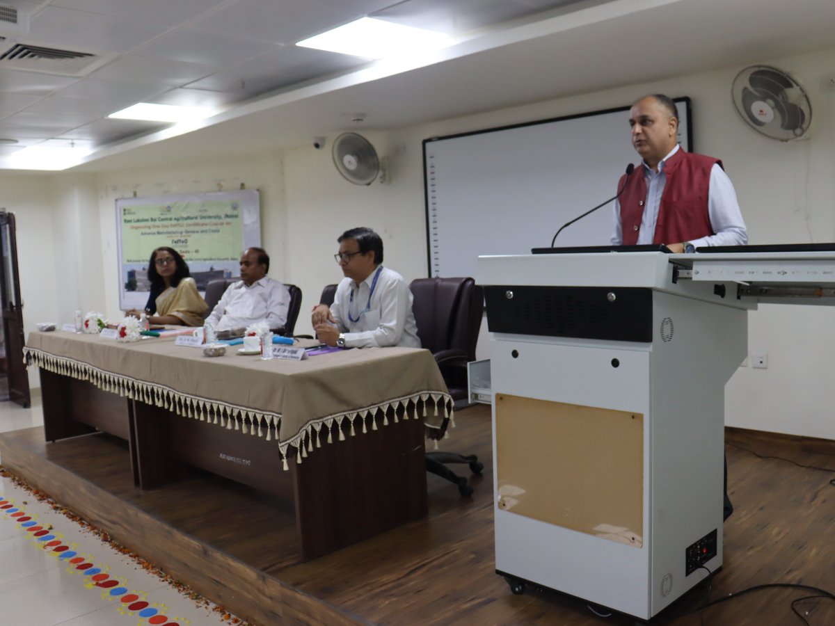 rlbcaujhansi's tweet image. रानी लक्ष्मी केन्द्रीय कृषि विश्वविद्यालय, झाँसी ने एक दिवसीय फूड मैन्युफैक्चरिंग कार्यशाला का आयोजन कर खाद्य सुरक्षा और कोविड-19 विषय पर ध्यान आकर्षक किया। 
@AgriGoI @icarindia @nstomar