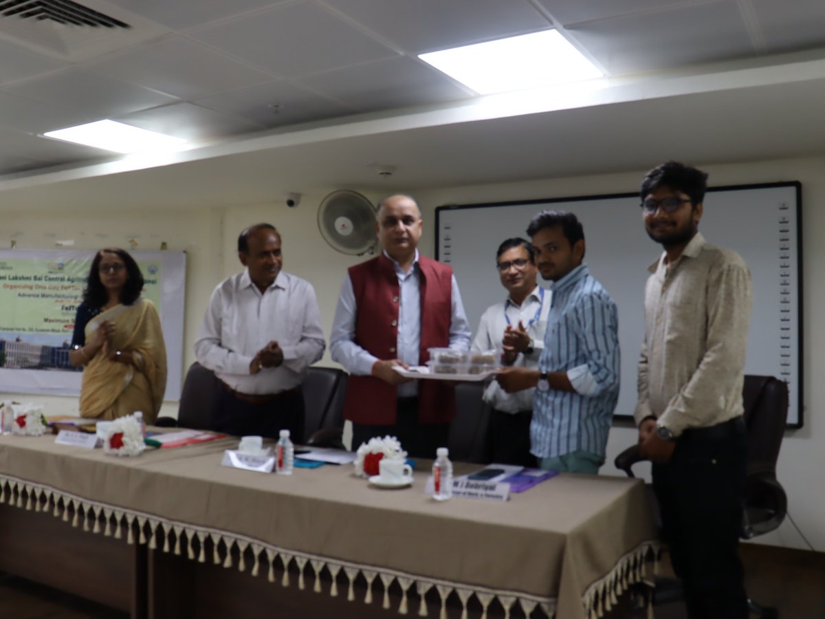 rlbcaujhansi's tweet image. रानी लक्ष्मी केन्द्रीय कृषि विश्वविद्यालय, झाँसी ने एक दिवसीय फूड मैन्युफैक्चरिंग कार्यशाला का आयोजन कर खाद्य सुरक्षा और कोविड-19 विषय पर ध्यान आकर्षक किया। 
@AgriGoI @icarindia @nstomar