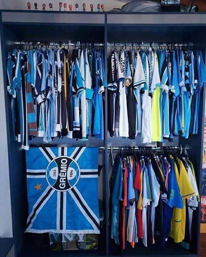 _aapedroso's tweet photo. - O que tu faria se ganhasse na loteria?

- Eu: bah nem sei

O que eu realmente faria: https://t.co/qrCCGVfscG