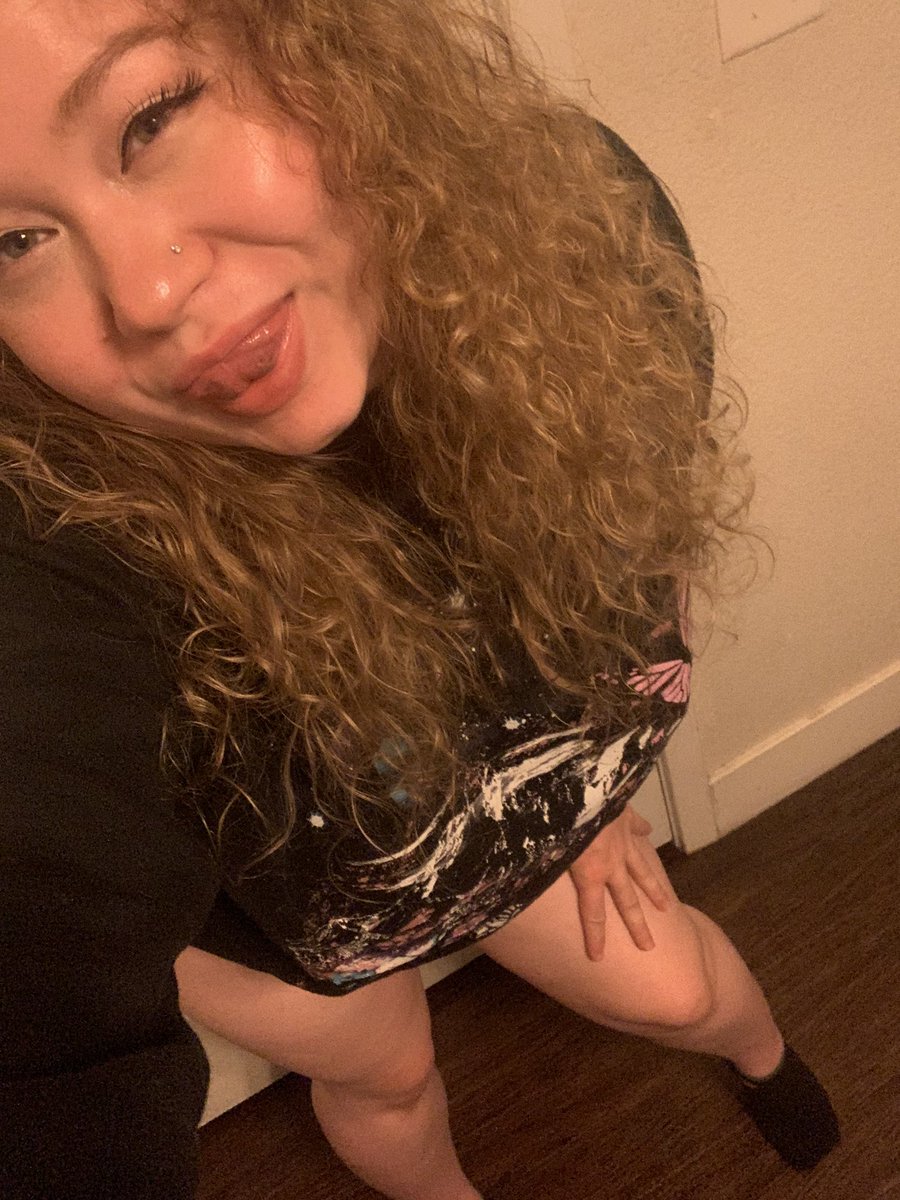 StickySamicky's tweet photo. Bout to be used like a fuck doll ๐ฉbet you wish it were you filling me up ๐๐ฆ
#nsfwtwt #milf #horny #twitterx #facebook #nsfw #stickysamicky https://t.co/D8yrz4NfsT