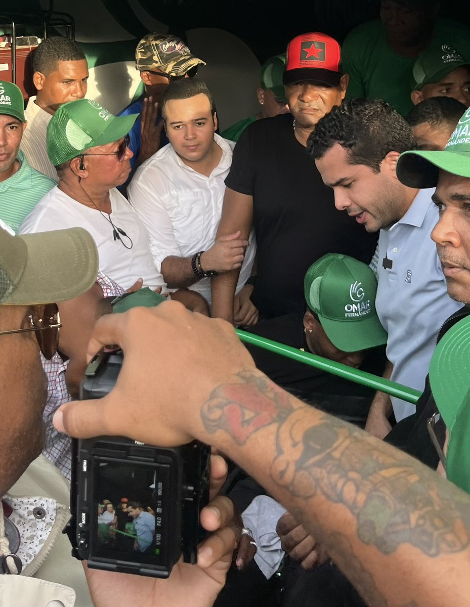JimenezJeremy's tweet photo. La constancia en la vida y en la política, es la que gana la partida. Seguiremos trabajando día y noche hasta lograr construir una #HistoriaNuevayMejor @LeonelFernandez @OmarLFernandez #OmarSenador #JeremyDiputado https://t.co/1zh6DIHusp