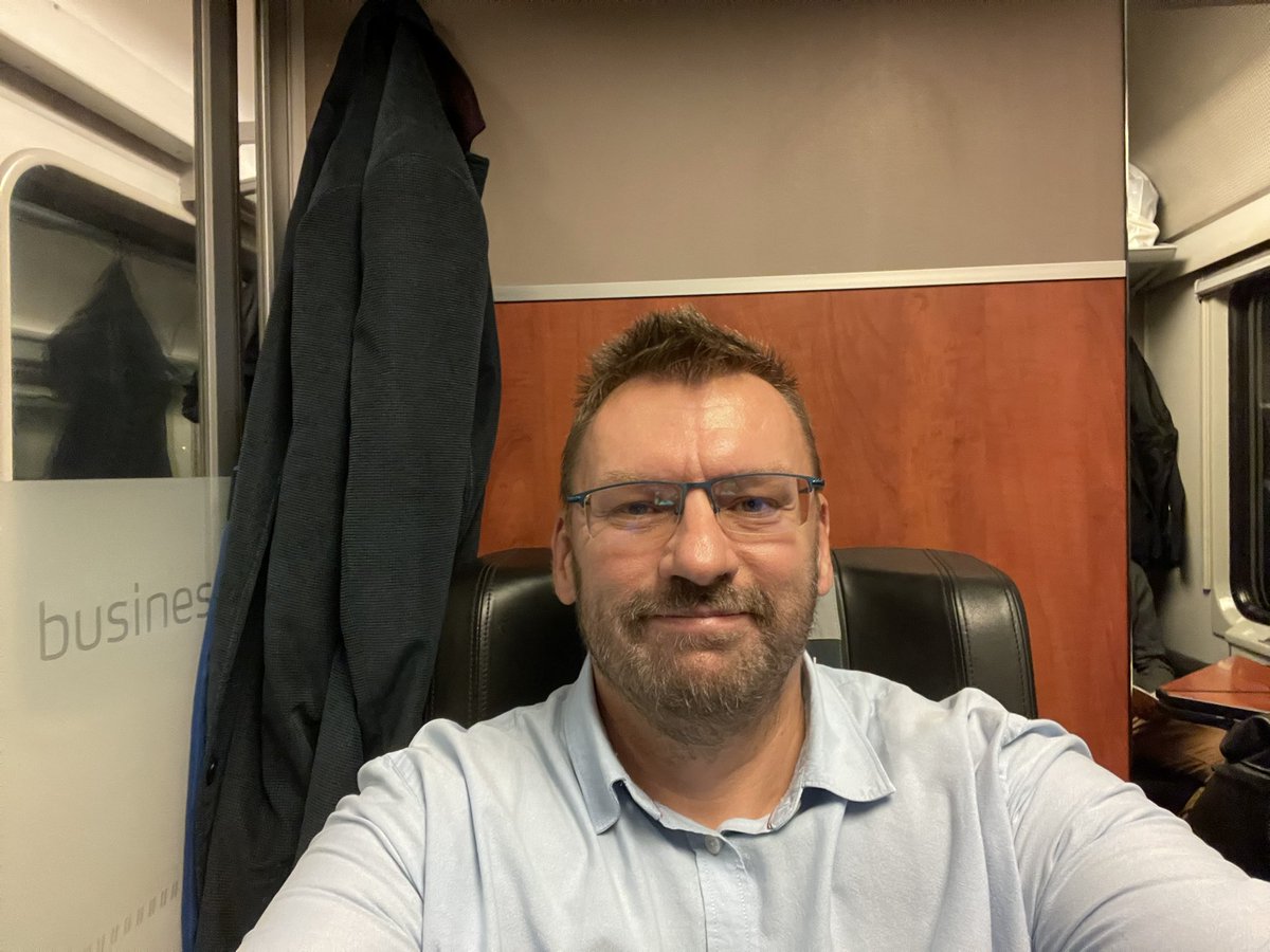 lubomir_volny's tweet photo. A když budete hodní, tak Vám, možná již i dnes🤷‍♂️, řeknu kam a proč jedu 😅 🚂 😁🚕😅🛫

Už se to blíží, již jen pár (desítek) hodin a budu tam, kde je správné, že jsem vyjel a všichni lidé skutečně dobré vůle s radostí uvidí a uslyší to, co na místě uvidím, uslyším, natočím a odvysílám , protože toto dílo je dobré👍🍀♥️