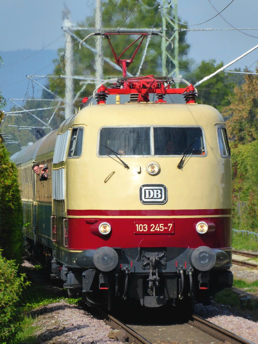 218_493's tweet photo. 103 245 auf dem Weg nach Lindau
#Br103
#Trainspotting https://t.co/pp7ZomicfK