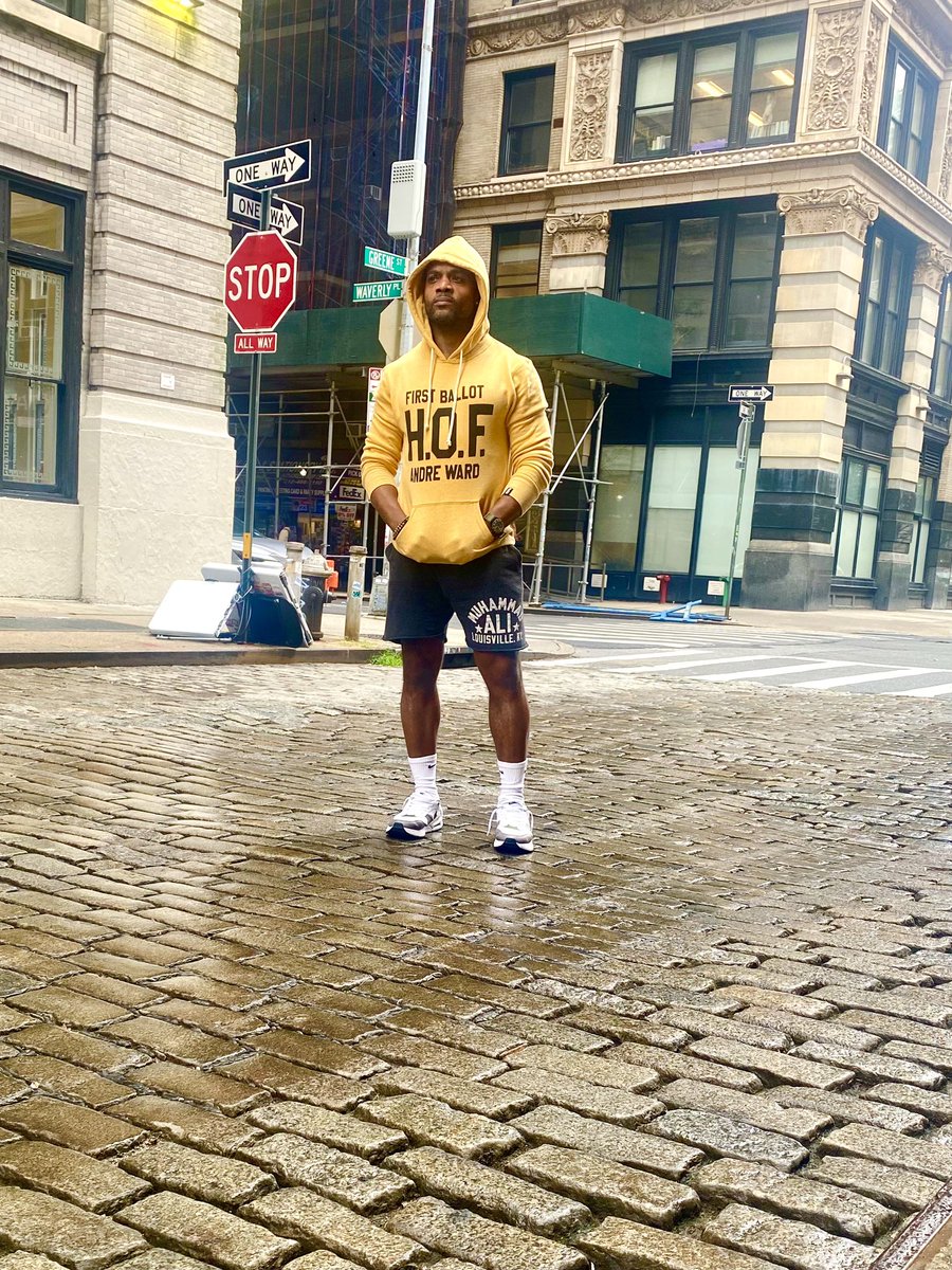 BushidoRalphNYC's tweet photo. “I’m a first-ballot Hall of Famer. God has been good to me. I can finally rest now. This chapter of my life is complete.” — Andre Ward
@rootsoffight ✖️ @andreward ✖️ @BushidoRalphNYC
#RootsofFight #KnowYourRoots #PerennialBoxing https://t.co/rt7uYLgUYT