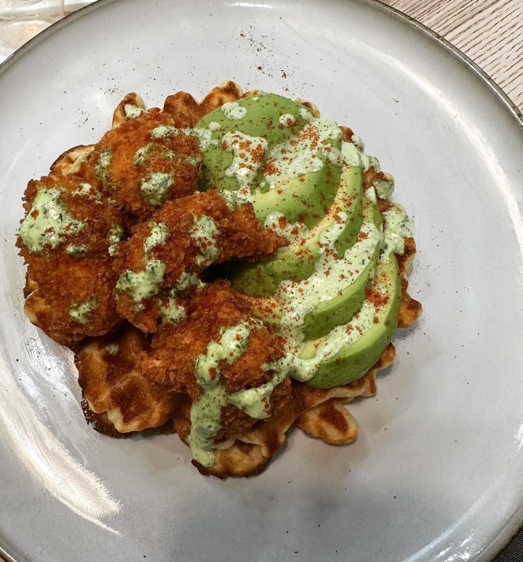 christoph_place's tweet photo. Waffle with chicken schnitzel, avocado & spring onion dill dressing. Ooooh yes! The Leafy Brunch launches TODAY.
Waffles. Pancakes. Toasts. Minosas and not forgetting their award winning coffee!
#weloveleafy #christopherplace #stalbans https://t.co/sRERpZotAf