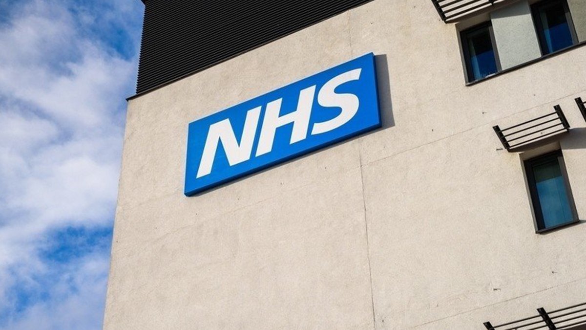 MoneySavingExp's tweet photo. Calling all NHS staff and care workers❗️

We've updated our list of big chains offering freebies and discounts, including...

🍗 20% off Nando's and Toby Carvery
🍕 25% off Pizza Hut
🛒 £6 off Iceland
🛍️ 40% off Getir
😊 And more!

https://t.co/leXfS7xeSh @mse_deals https://t.co/LerZGUYEaR