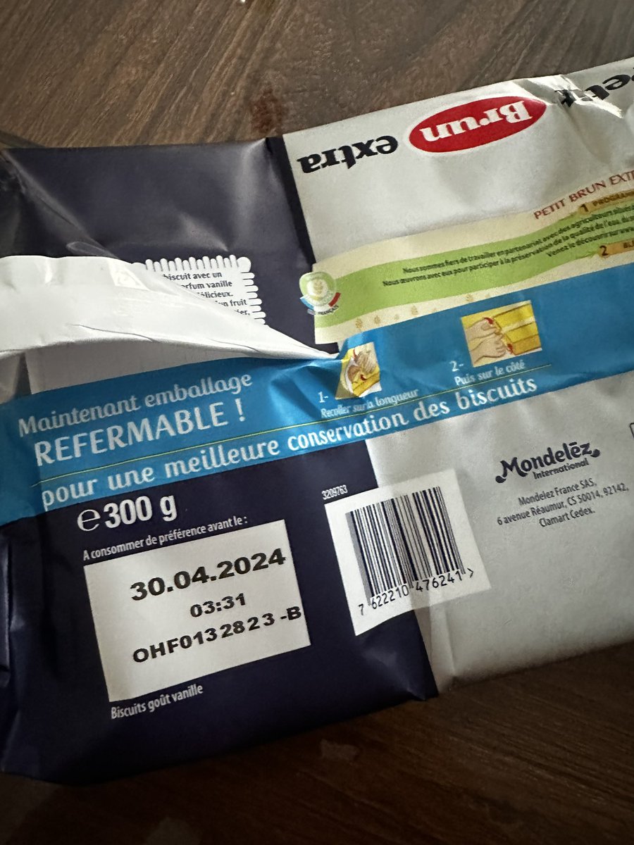 syldu30's tweet photo. La base au petit dej  : les « petit brun d’extra» 😁 @MDLZ mais lorsque tu ouvres ton paquet et que tu trouves des vers de farine à l’intérieur ….ben t’as plus trop envie de déjeuner 🤢 y a de quoi s’interroger 🤔 https://t.co/UFy8Ozmdb6