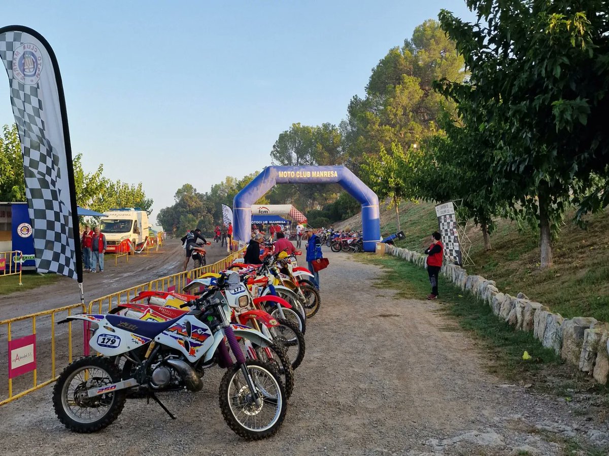 ewer96's tweet image. I Enduro del Bages Clàssiques i Nens 🏍💨

Som-hi que això ja comença 💪✊️

(Dispar en mode retrat) 📸 i vídeo en UHD a 60 fps

 #calders #fotografia