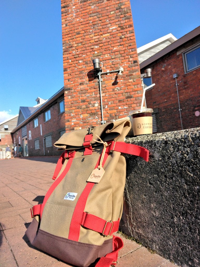 okanakanyanka's tweet image. 素敵なリュックに
好きな季節が追いついた🙆
一人散歩も楽しい～～🙌

#尾崎縫製さんのトートリュック
#NOPPOROCOFFEE
#EBRI