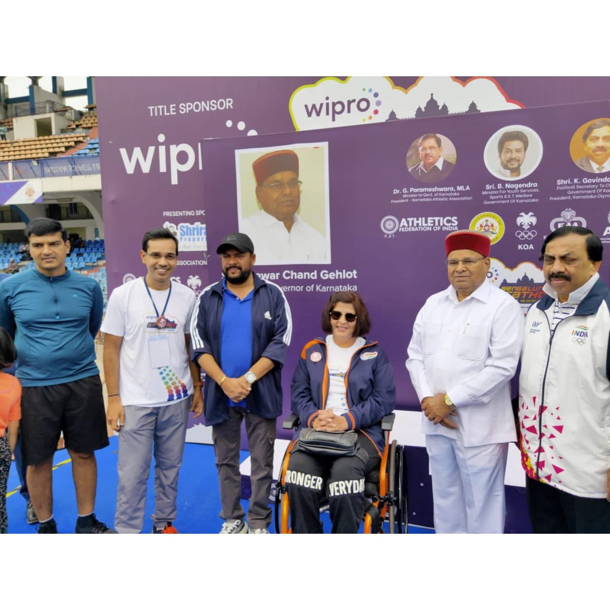 DeepaAthlete's tweet image. Honored to #FlagOff @Wipro #BengaluruMarathon with Hon #KarnatakaGovernor @TCGEHLOT ji &amp;amp; Karnataka #SportsMinister Sh @BNagendraINC today!
Wishing @AssistechF team of marathoners with disabilities extra luck, as the marathon coincides with #ParalympicDay celebrated globally today