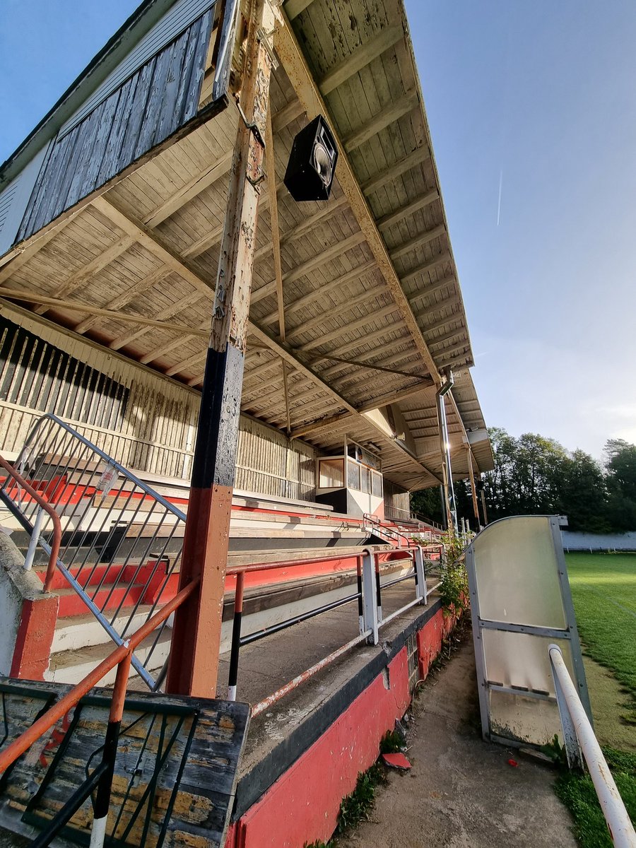 inodiepeveen's tweet image. Een &apos;open hek&apos; in de morgen.....
Wat een juweeltje is dit #StadeThillenberg #Differdange