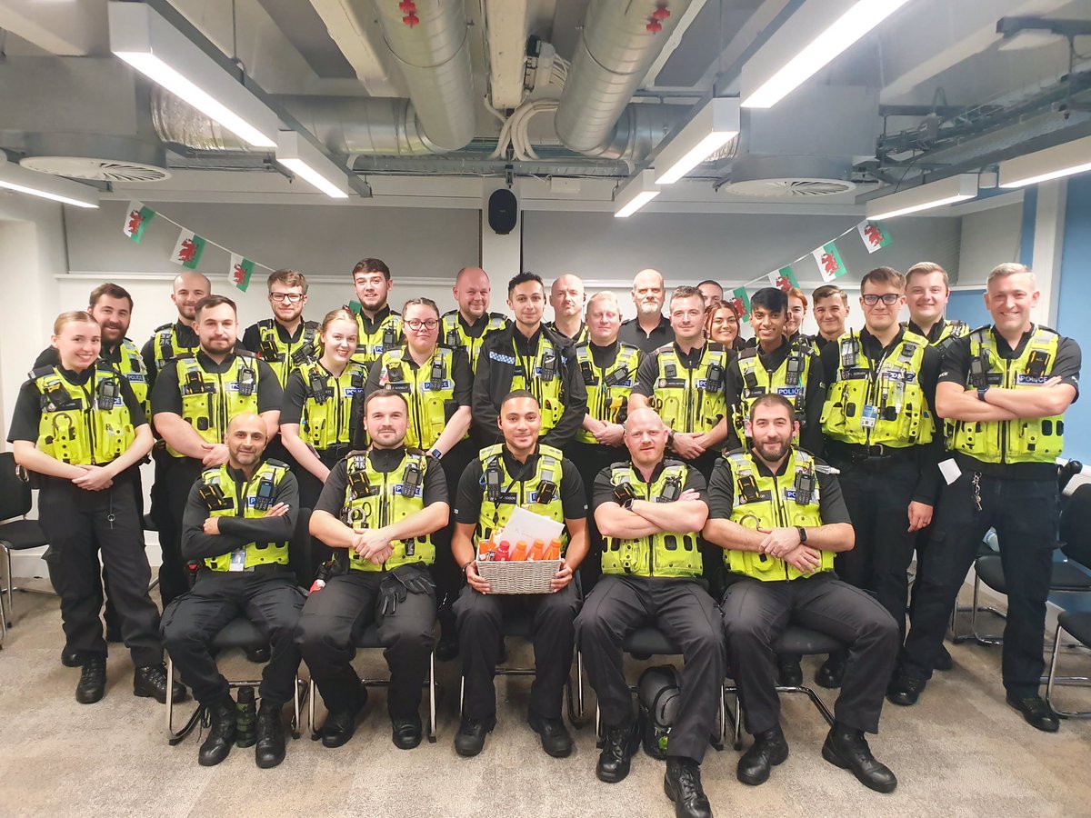 ChrisLGrandison's tweet image. It was my final Duty Insp shift on @BrumPolice @ResponseWMP tonight 🚔

I now move onto my new role on Promotion as the Force Incident Manager👮🏽‍♂️

I’ve had a fantastic time this last 10 months with #Dunit C3 and Bournville .They are all amazing and I’m very sad to say goodbye 👋🏽