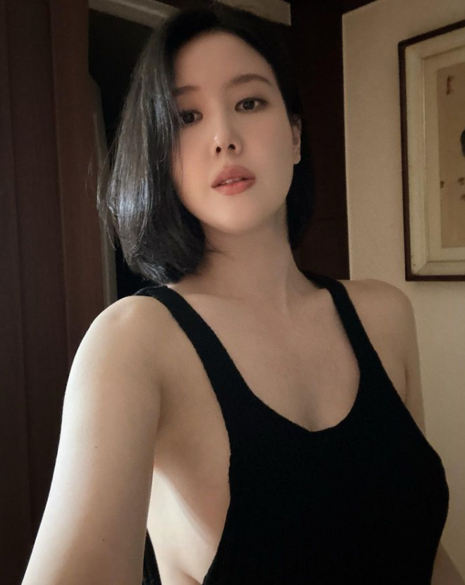 女人一旦过了30岁 总要带点风情万种 想后入阿姨的点赞 https://t.co/BhHRxd7BuI