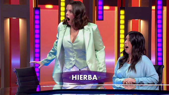 Dos30TV's tweet photo. Más de 2.4 millones de espectadores conectaron en algún momento con #Password11 en el prime time de @antena3com

✨ @Passwordoficial firma un 6.1% de share y 574.000 espectadores

✨ Crece en mujeres (7.6% de share)

#QueVivaLaTele #Audiencias https://t.co/tFcbqX9kdD