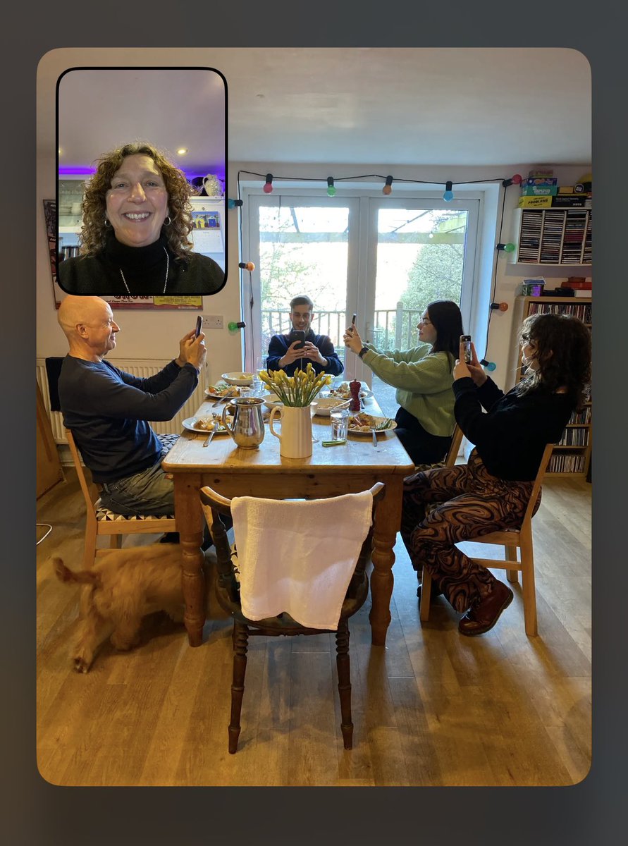 Jane Finnis (@janefinnis) on Twitter photo What’s the word when you all be real at the same time? 😂 #RealestPersonOnEarth What’s the word when you all be real at the same time? 😂 #RealestPersonOnEarth