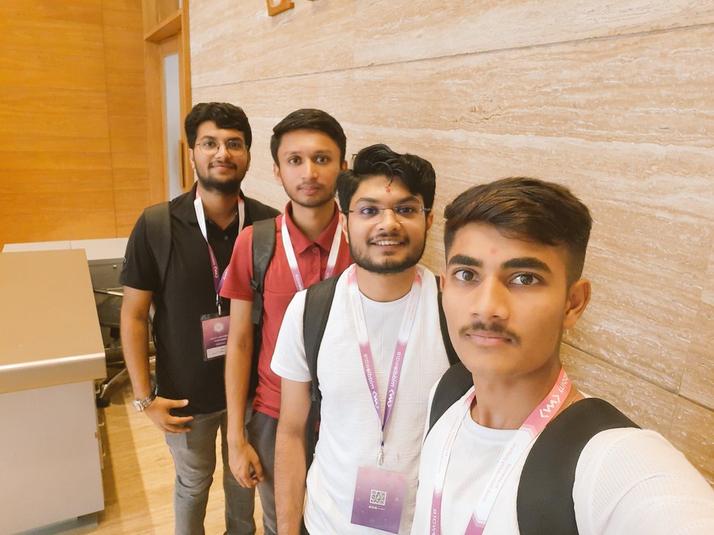 prince_5638's tweet photo. It was an amazing experience for Docker and Chainlink meetup!
@heyhiru @malaviya_parth @vivek_bald64445 https://t.co/LcqRPb6yMk