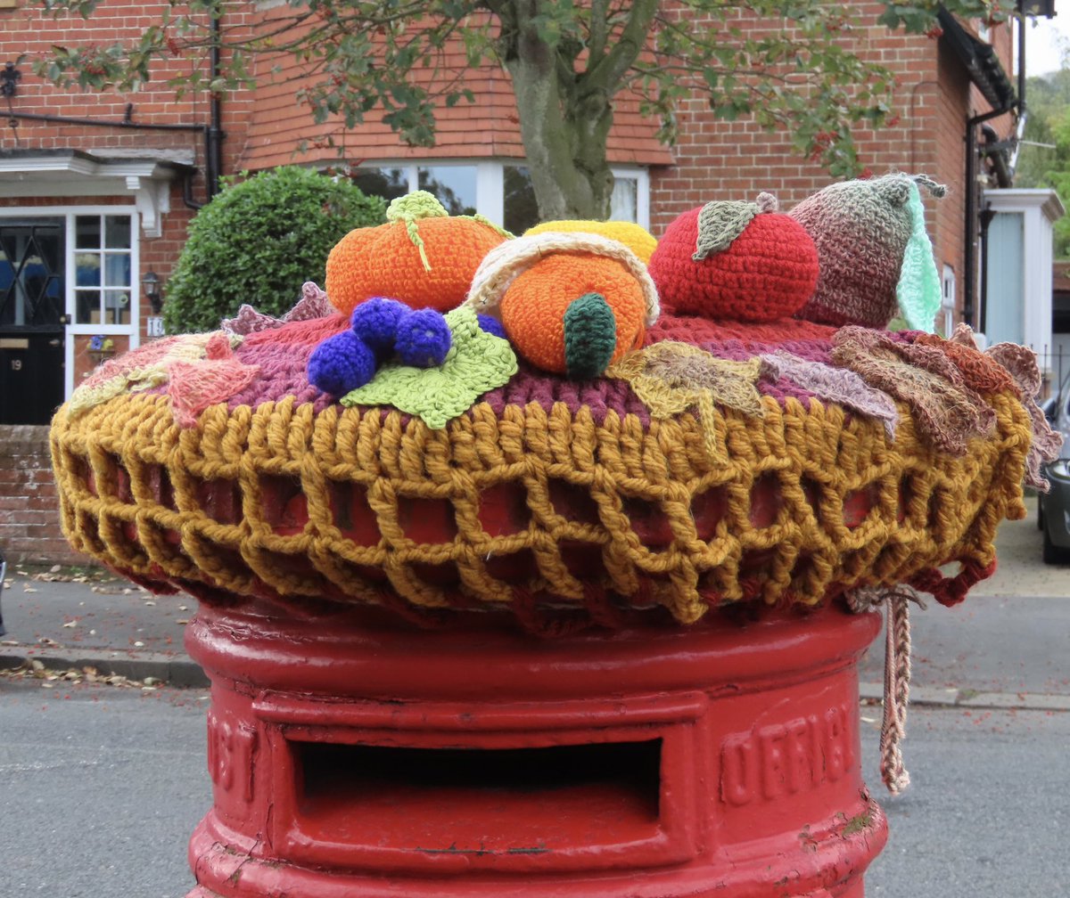 #PostboxSaturday #autumn #yarnbombers