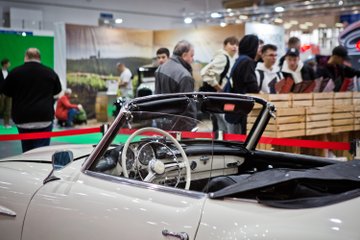 ElzbietaRoeske's tweet photo. Trwają największe targi gamingowe w Polsce #PoznańGameArena oraz targi zabytkowej motoryzacji #RetroMotorShow ❗️❗️Dziś jednym z głównych wydarzeń jest finał PGA Genesis Cosplay Show 2023 🔥O godz. 12:00 zapraszamy Was na Scenę Główną. https://t.co/sq4MgBOs6C