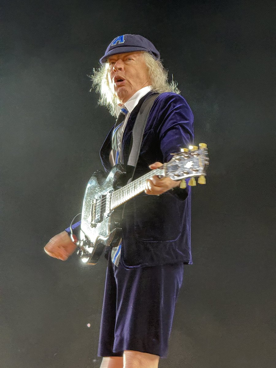 Yeah, I’m back.. Angus Young. Back where he belongs. @acdc #PowerTrip