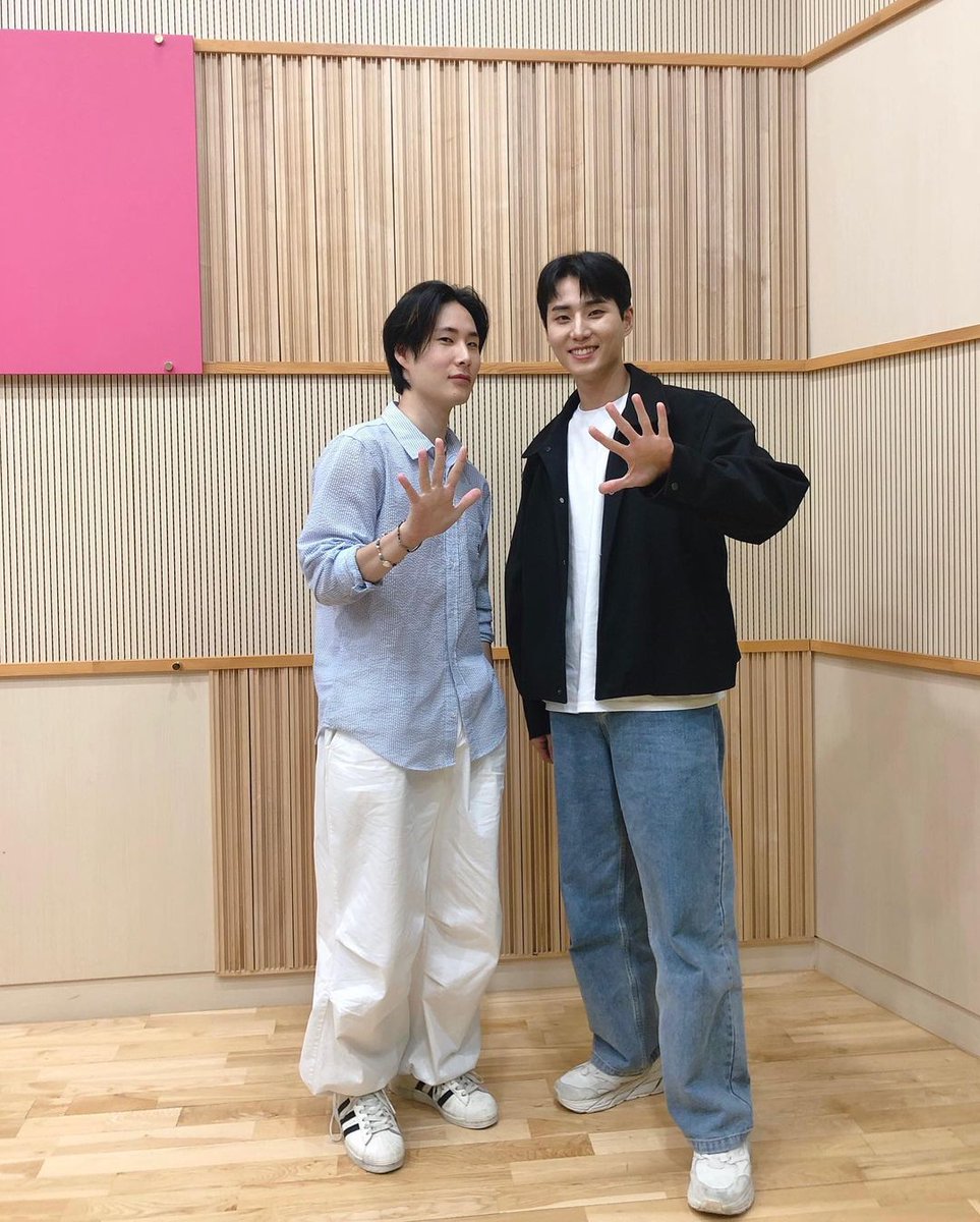 repeathis's tweet image. 231007 데키라 인스타그램💚
음악천재 찐친들의 귀한 투샷ㅠㅠ📸

#엘던 #Eldon #영케이 #YoungK