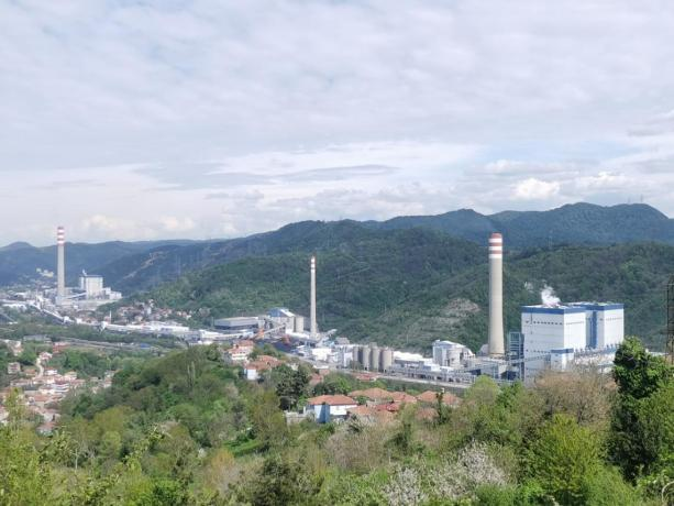 FengLingkaiSPIC's tweet photo. Outside the Eren Energy Power Plant, there are sublime rolling hills in which the plant looks especially beautiful. https://t.co/bPGQdfs2r2