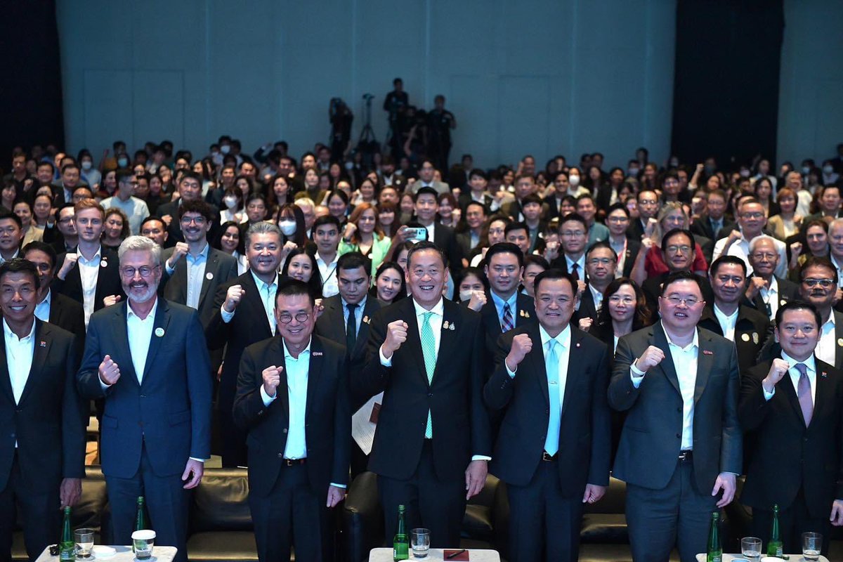 SwissAmbTHA's tweet photo. Honoured to speak at #ESGSymposium2023, alongside PM Srettha @Thavisin. Pioneering 🇨🇭-🇹🇭 collaboration to lower greenhouse gas emissions, under Art. 6 of the Paris Agreement @FoundationKliK. I highlighted potential of low-carbon cement LC3 @Sika, &amp; of improved solar regulation ☀️ https://t.co/bFJCHBxhWp