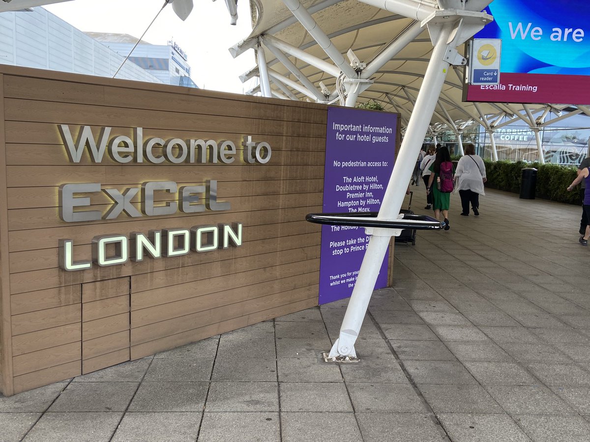 Feargal Sharkey tweet media