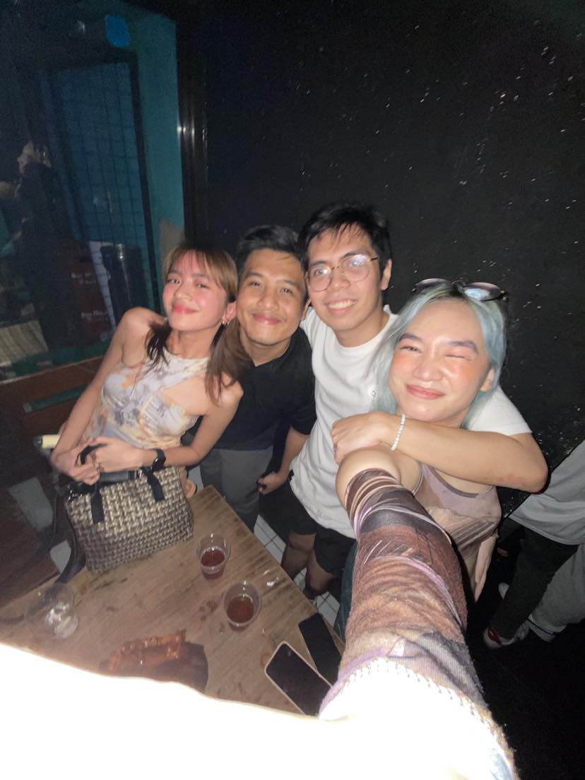 rafascreams_'s tweet photo. college kids after an evening exam cosplay 🍻 @p1nkhusb @Gabe_616 @OhEduardCalim @/gabby https://t.co/xpux8mcS9C