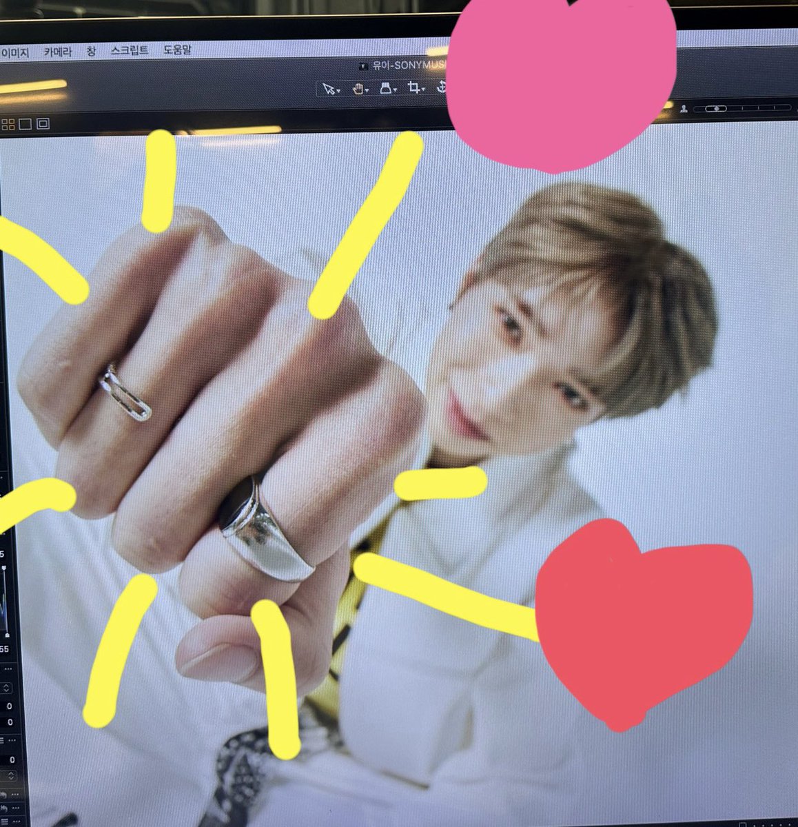 れお레오Leo‼︎ 생일 축하해🥳
21살도 행복한 시간이 됐으면 좋겠어👍
항상 고맙고 앞으로도 잘 부탁해!!
그리고 키는 그만 커...
생일 진심으로 축하해!!!!

#TFN #티에프앤 #ZERO #제로
