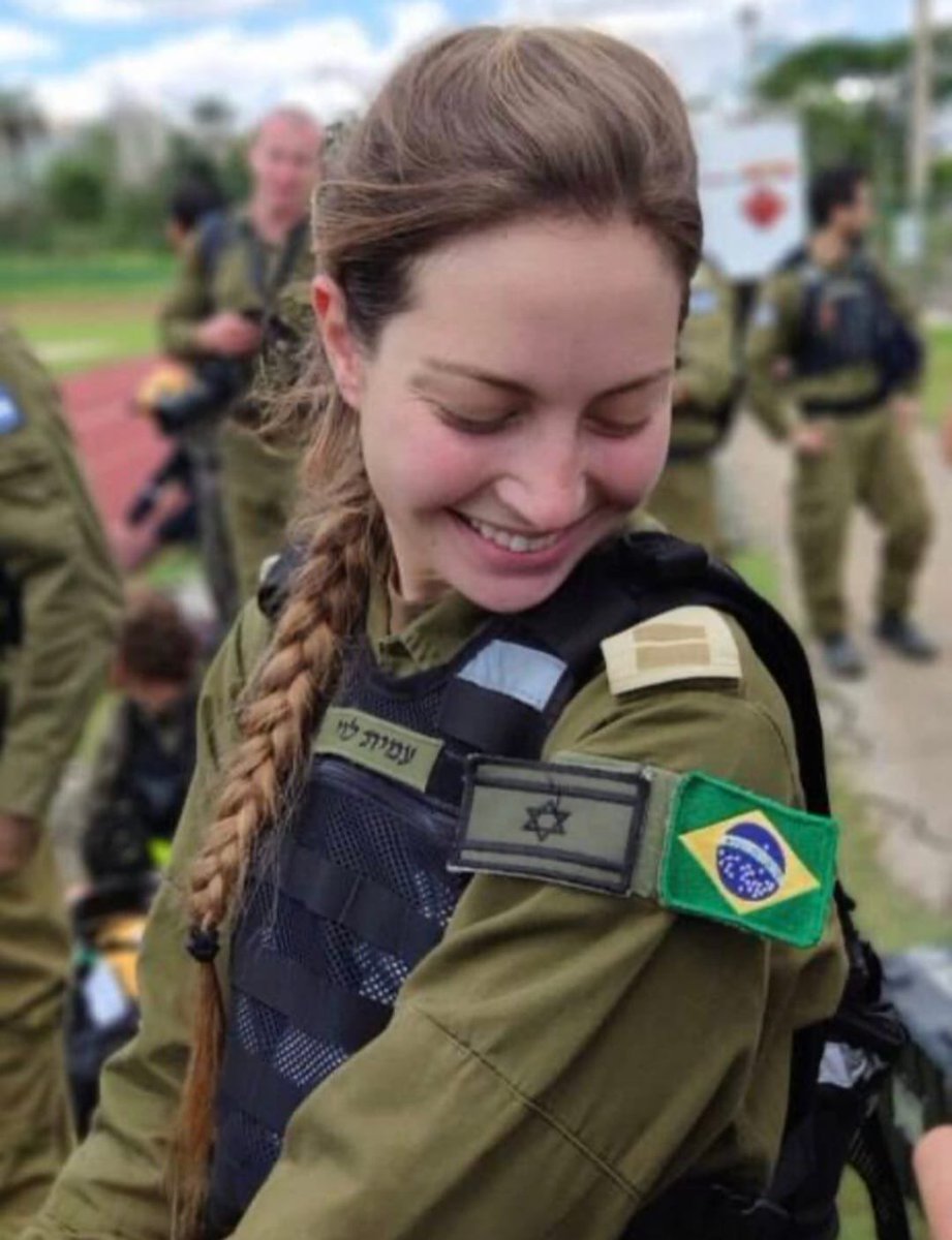 bastidores__br's tweet photo. Israel foi o único país a ajudar o Brasil naquele momento de luto e dor para diversas famílias. 
Lamentavelmente, o atual presidente do Brasil se mostra simpático aos terroristas e despreza quem nos estendeu a mão. 

Não esqueçamos! 
temos uma dívida história com Israel. 🇮🇱 https://t.co/iwW11jysx3