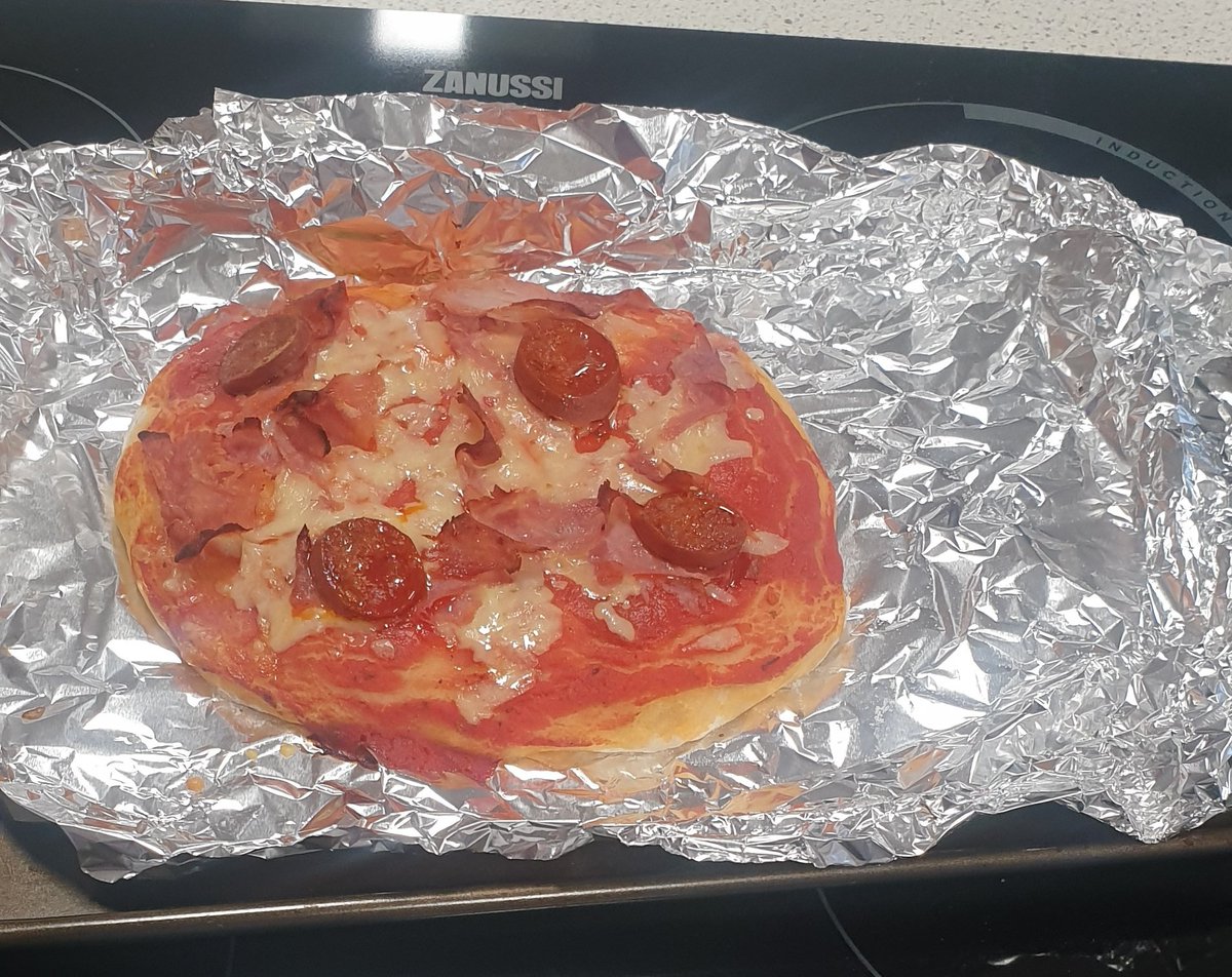 IRA_HomeEc's tweet photo. Nat 5 pupils making a yeast dough pizza this week 🍕🇮🇹 learning about yeast and how it works! Well done S4s 👏 @IrvineRoyalAcad https://t.co/fbaPlE1V62