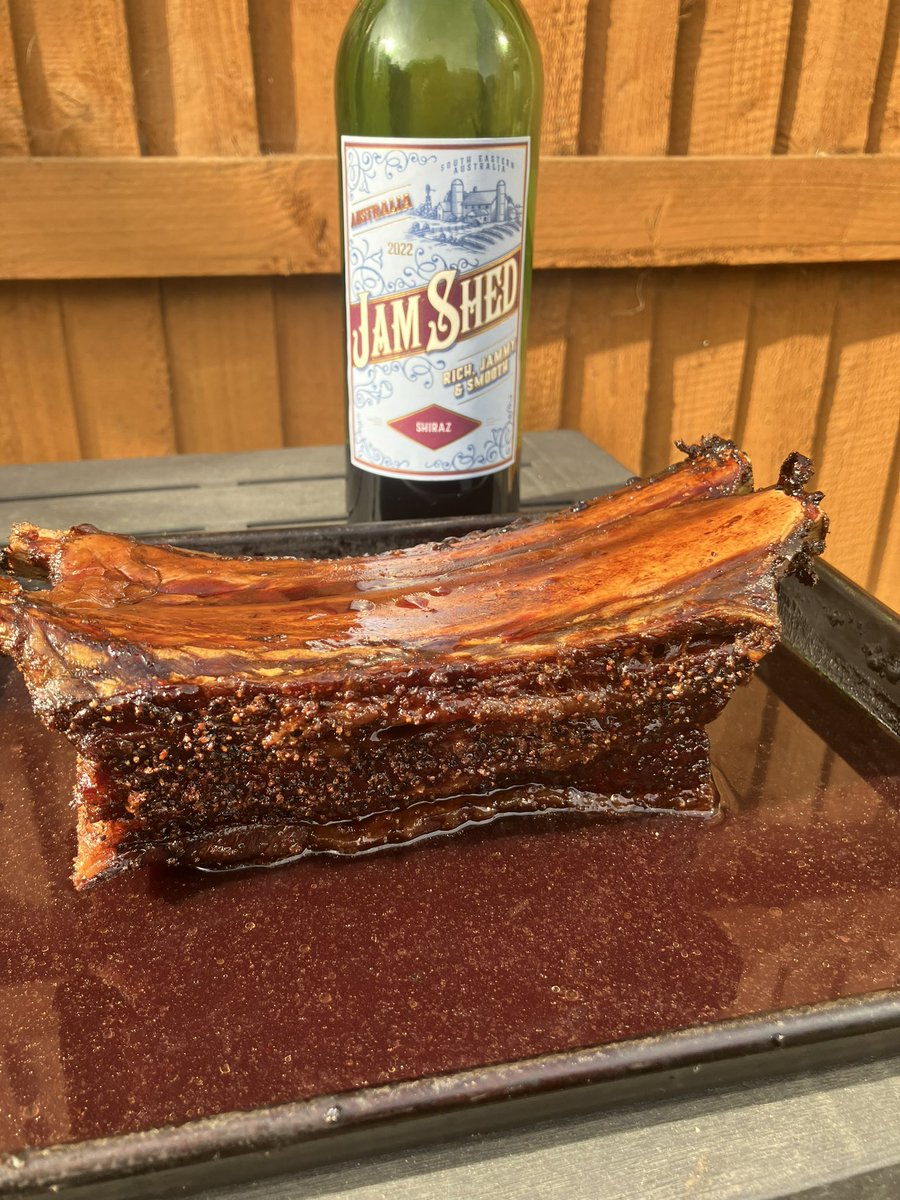 AstoundedG's tweet image. @ProQSmokers ever tried this?. 👨🏻‍🍳😉👊🏻 #smokedmeat #Pitmasters #BBQ #Beef #Ribs #Shiraz #JamShed