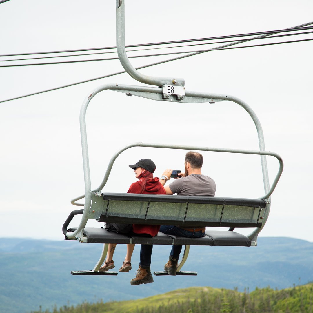 Nothing quite the view from the top... ⛰️ 

Join us for an unforgettable experience today and hop on our scenic chairlift tour! Lift running from 12PM - 5PM, unlimited rides with ticket purchase. 🙌

#explorenl #skimarble